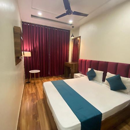 Hotel Fifty Six Amritsar Exterior foto