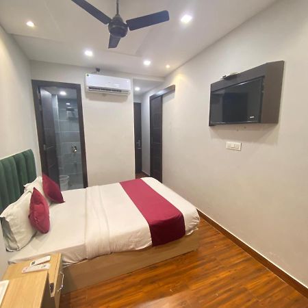 Hotel Fifty Six Amritsar Exterior foto