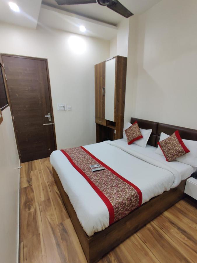 Hotel Fifty Six Amritsar Exterior foto