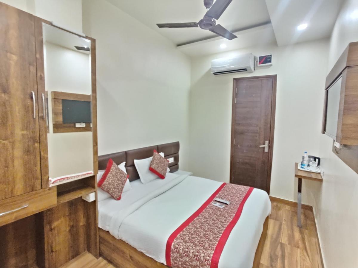 Hotel Fifty Six Amritsar Exterior foto