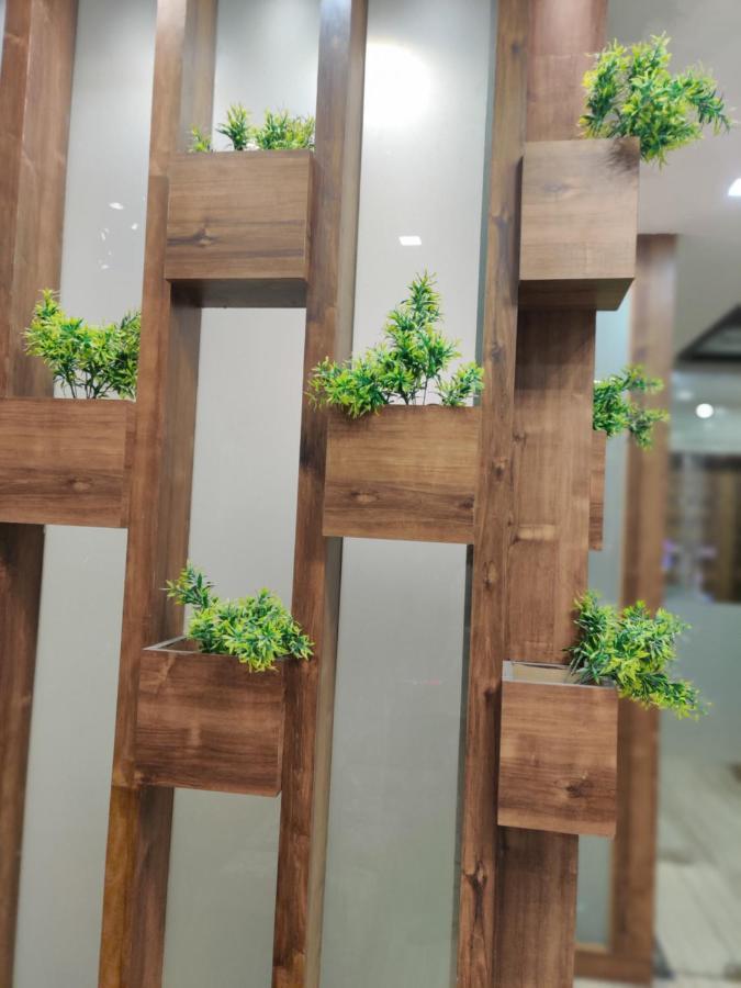 Hotel Fifty Six Amritsar Exterior foto