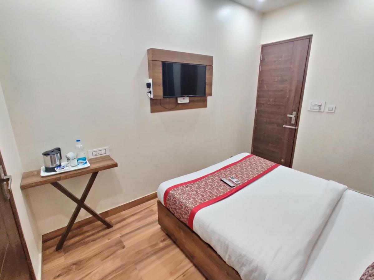 Hotel Fifty Six Amritsar Exterior foto