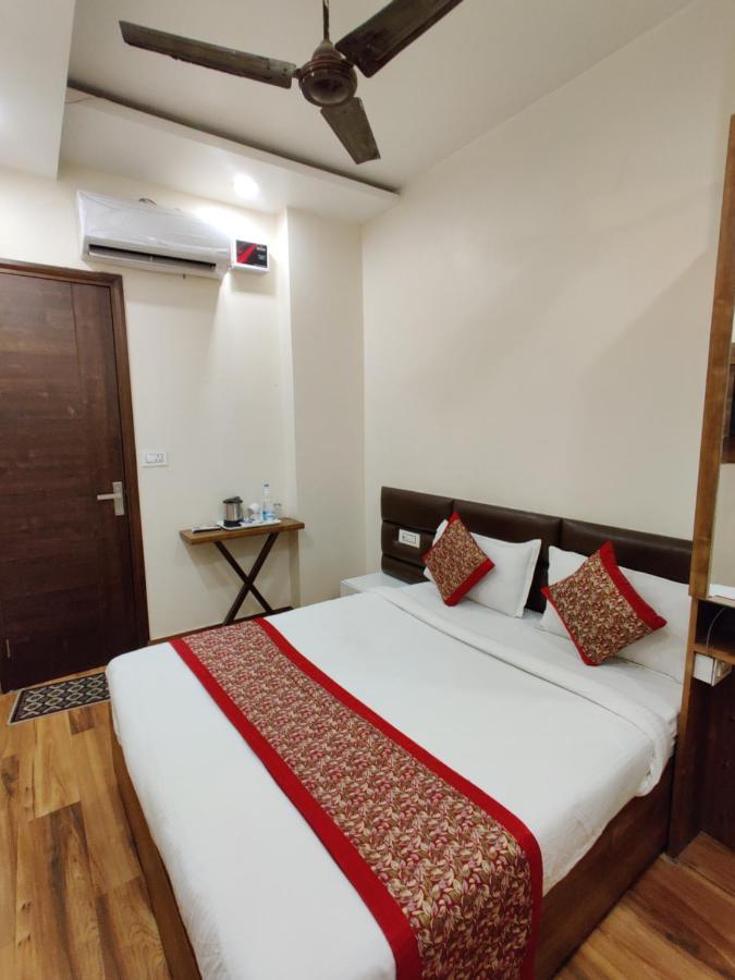 Hotel Fifty Six Amritsar Exterior foto