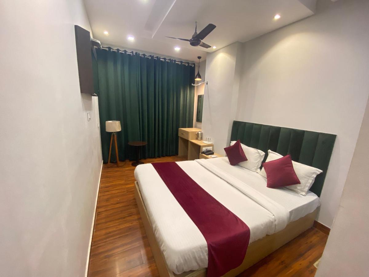 Hotel Fifty Six Amritsar Exterior foto
