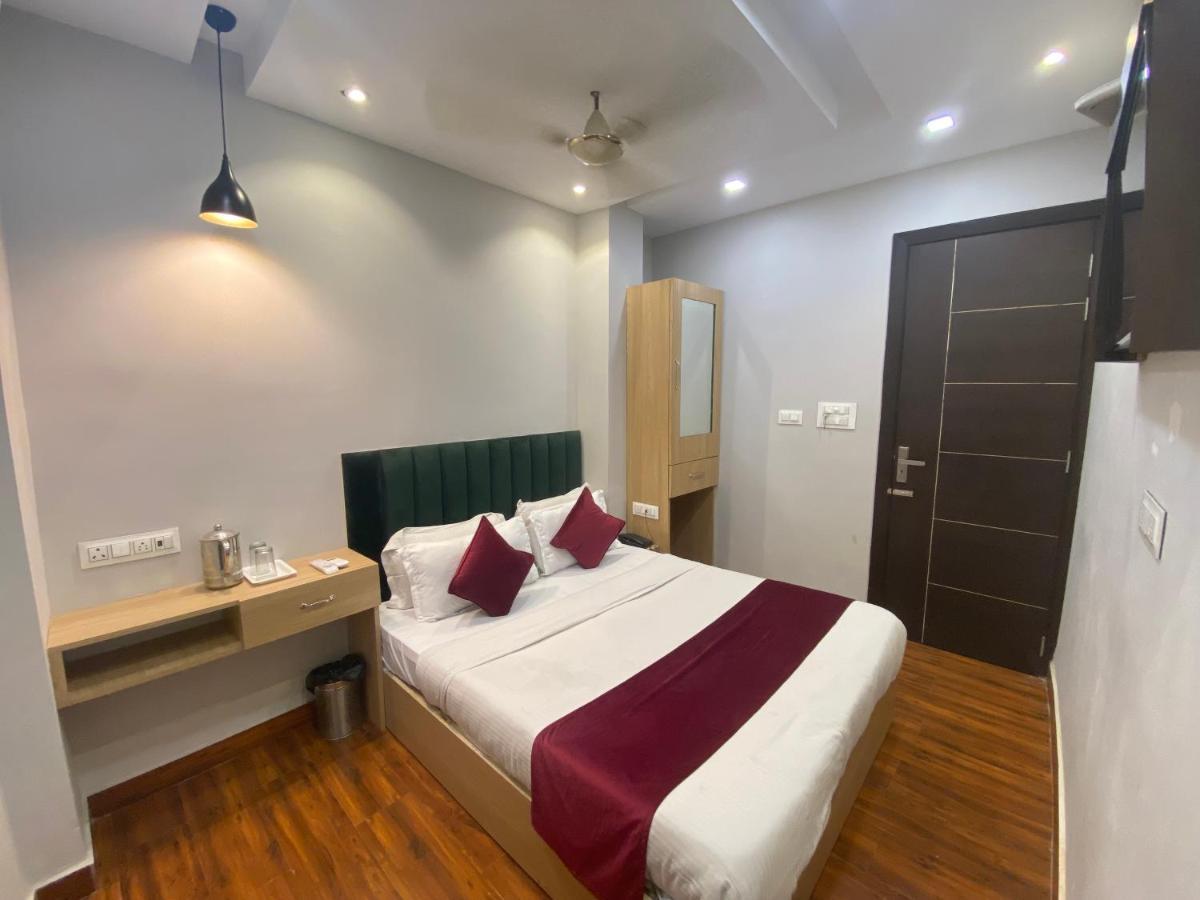 Hotel Fifty Six Amritsar Exterior foto