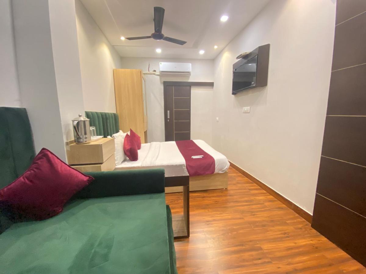 Hotel Fifty Six Amritsar Exterior foto