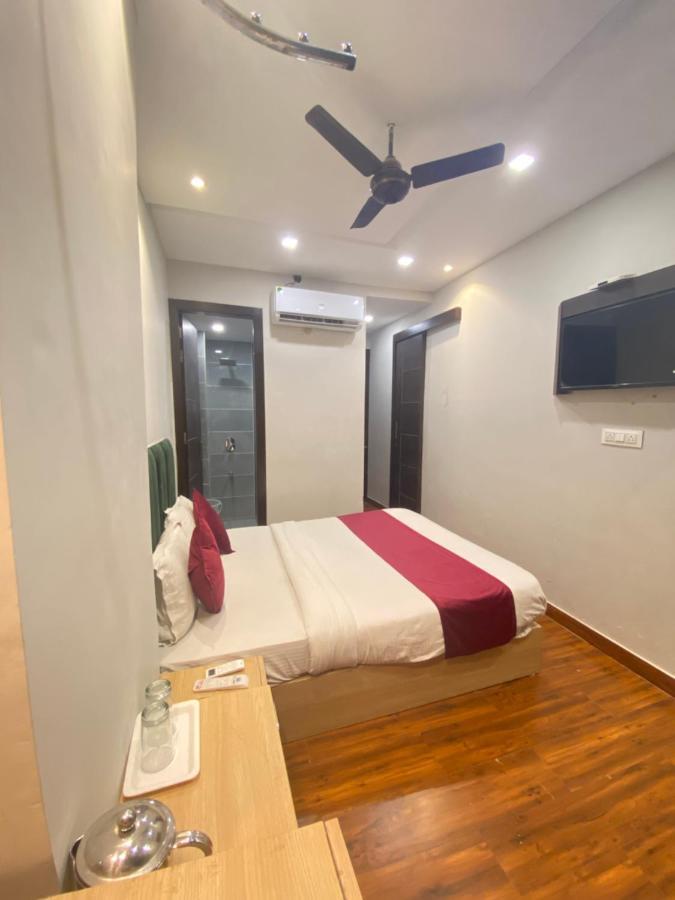 Hotel Fifty Six Amritsar Exterior foto