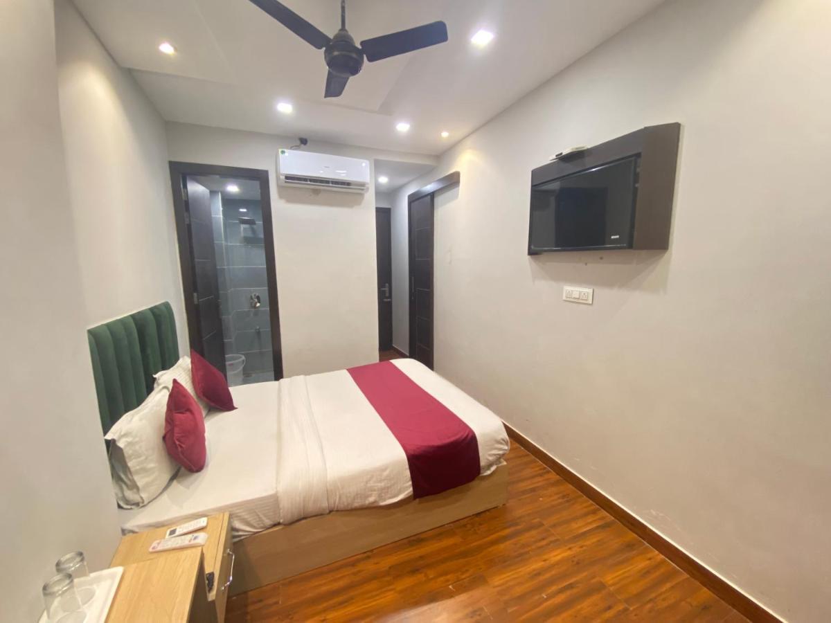 Hotel Fifty Six Amritsar Exterior foto