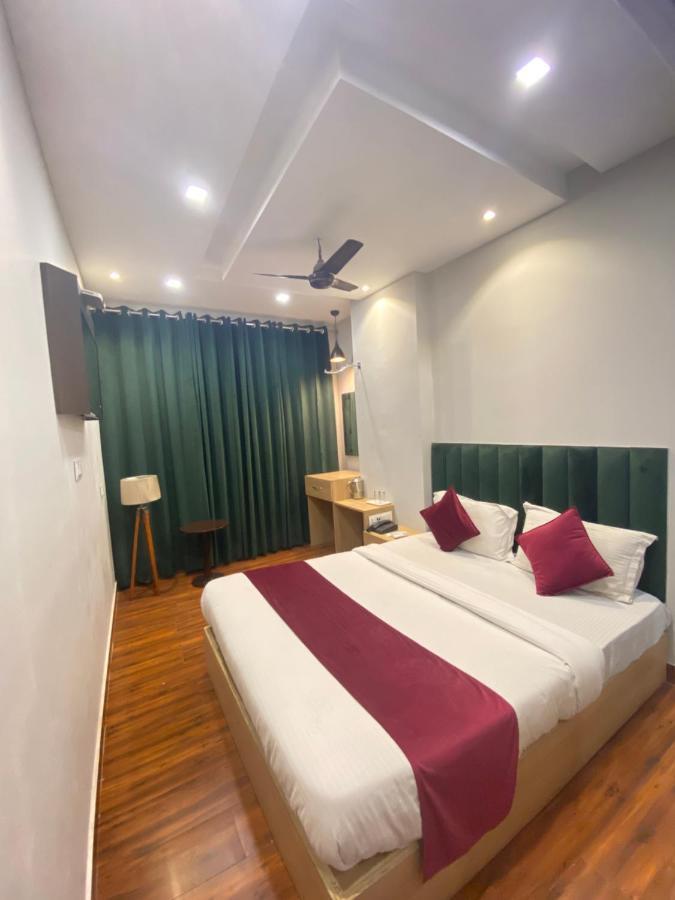 Hotel Fifty Six Amritsar Exterior foto