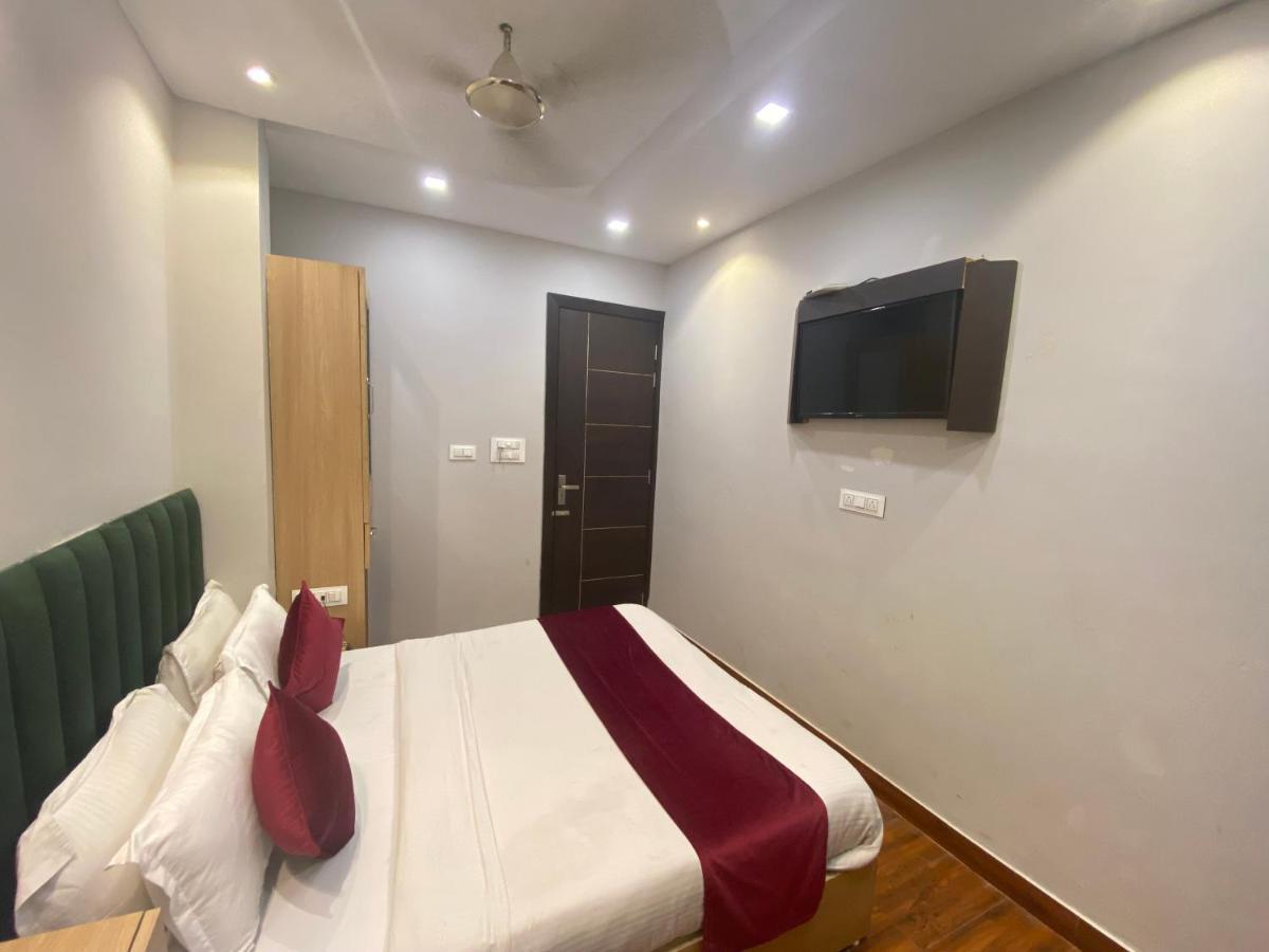 Hotel Fifty Six Amritsar Exterior foto