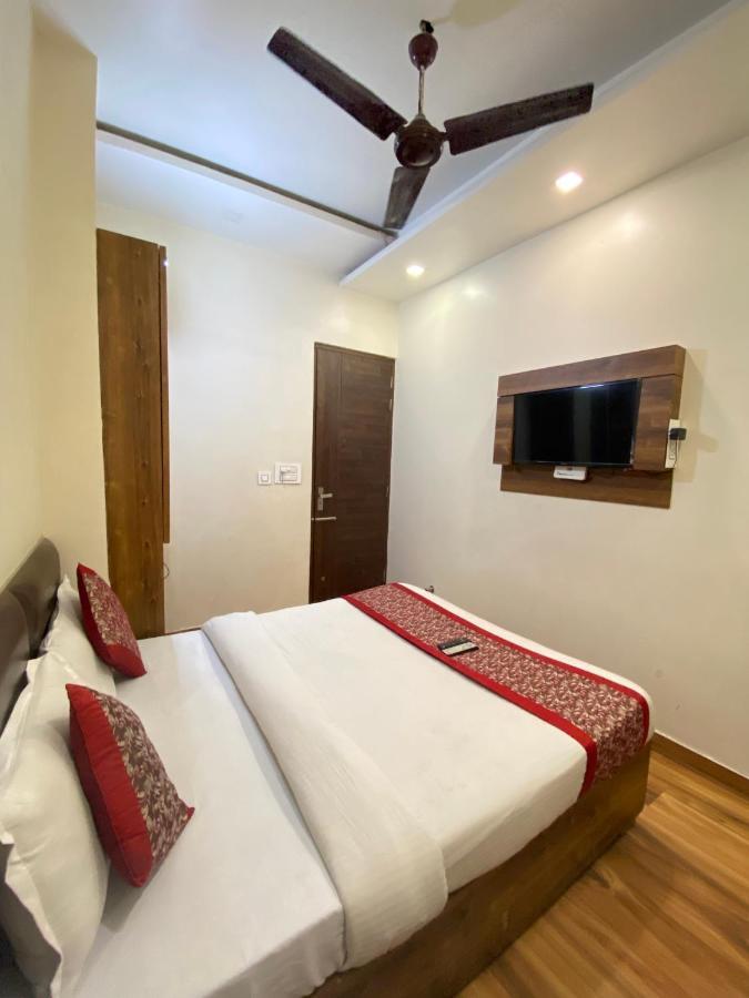 Hotel Fifty Six Amritsar Exterior foto