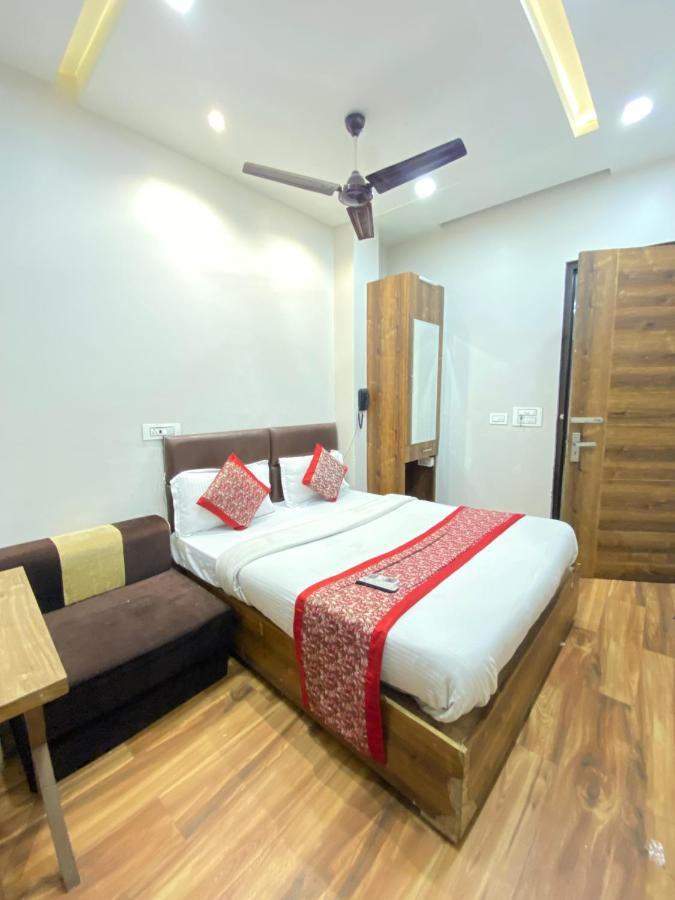 Hotel Fifty Six Amritsar Exterior foto