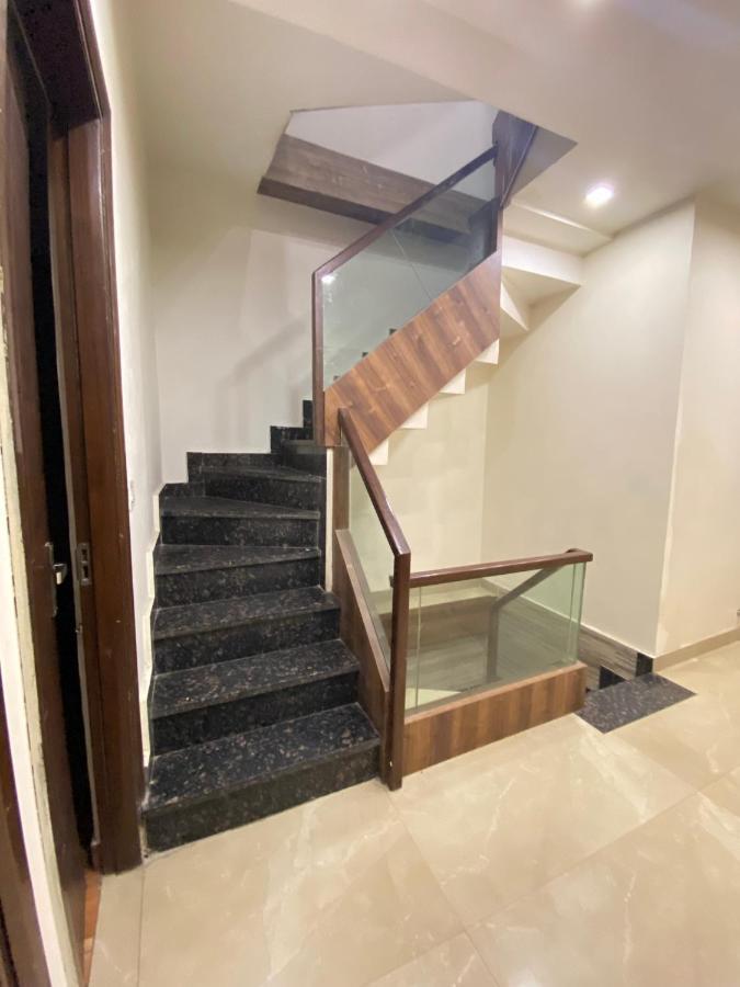 Hotel Fifty Six Amritsar Exterior foto