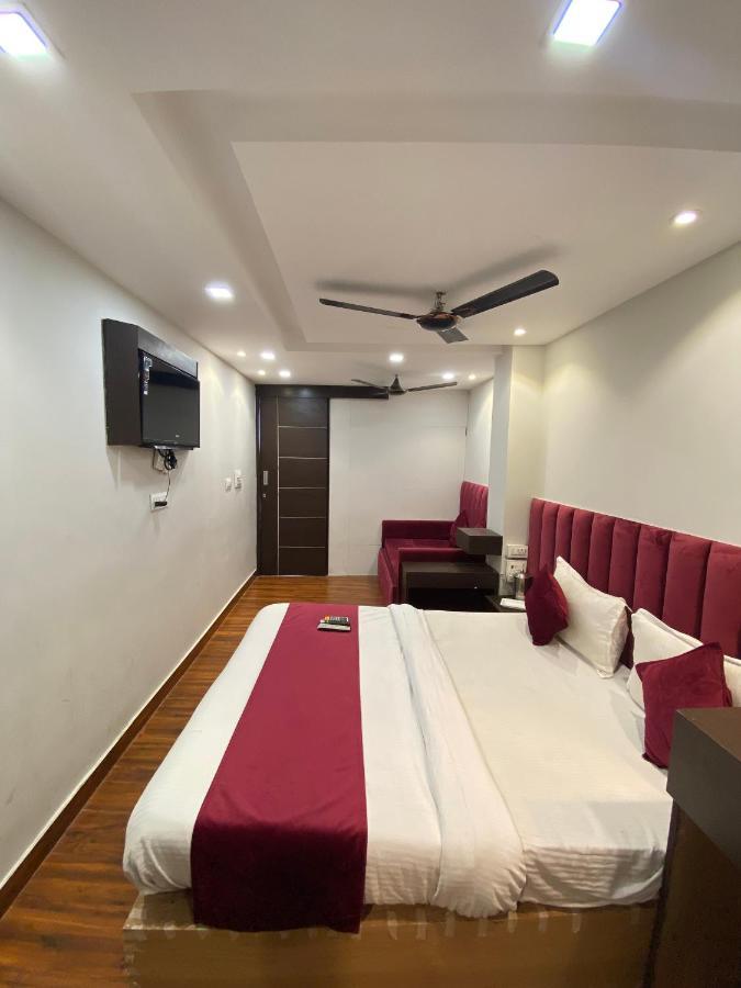 Hotel Fifty Six Amritsar Exterior foto